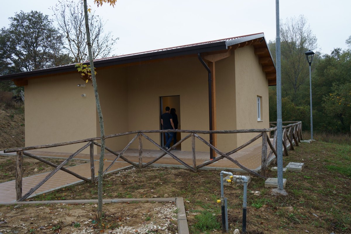 FASTWEB's tweet photo. È stata inaugurata lo scorso 10 ottobre, ad Accumoli, la casetta donata da Fastweb e dai sui dipendenti a seguito del terremoto che ha colpito il Centro Italia nel 2016. #TogetherTo https://t.co/0GFangtQDJ https://t.co/9W3MMjHTmo