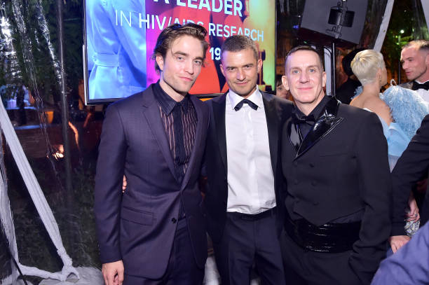 PattWorld's tweet photo. #amfar2018 NUEVAS Fotos de #RobertPattinson en la Gala amfAR 18 Octubre 2018 Gala Los Angeles
https://t.co/hdwYBH21Oy https://t.co/jswa747Fr2