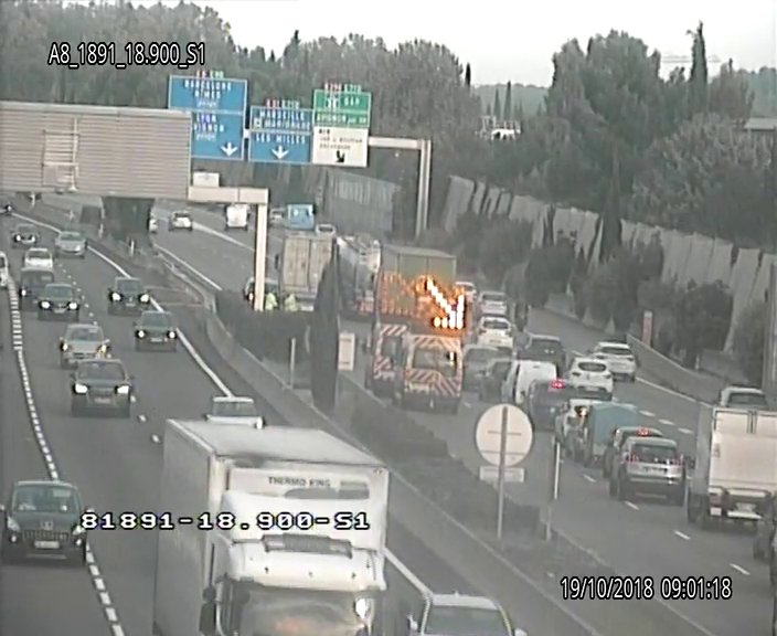Autoroute A8 On Twitter 09h03 Direction Aix En Provence Apres Sortie 30b Pont De L Arc Accident Circulation 3 Voies 4 Trafic Charge A8 Infotrafic Radio1077 Https T Co Pf5xmmw2lj