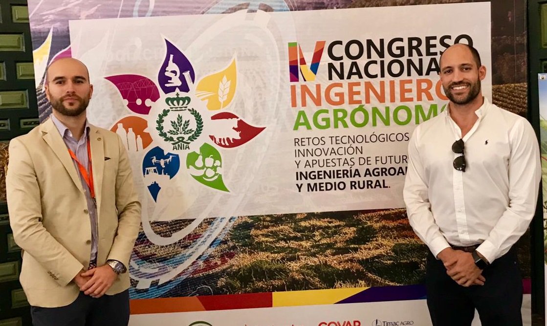 Cropnetsolution's tweet photo. Nuestros ingenieros agrónomos, Javier López y Luis Pérez (@etsiaab @prod_agraria), estuvieron presentes en el @conagronomos18 tomando buena nota de la actualidad y el futuro del sector agrario.
SIN AGRICULTURA NADA!
#Fimart #IoT #AgriculturaDigital https://t.co/zRwgvfumY8