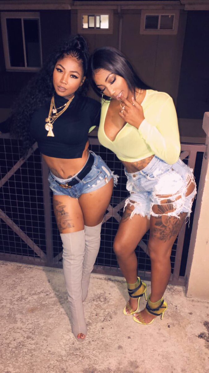 Blasiantwinzz's tweet photo. Sugar & Spice ♨️ https://t.co/wxeRhwnZlW