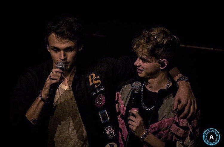 MARAlSDAILY's tweet photo. favorite duo is thriving @JonahMarais @corbynbesson 

©️annemiekab1 https://t.co/lDU4qb5xed