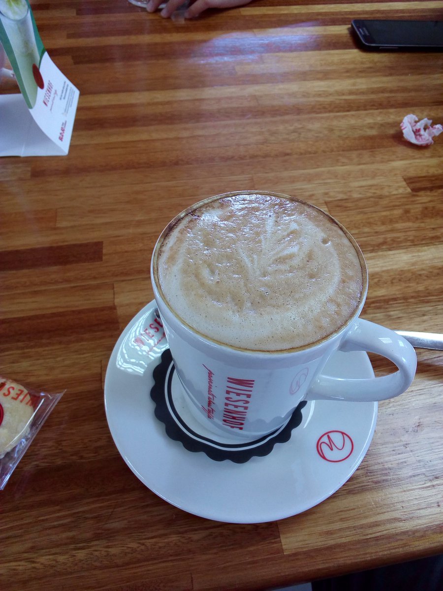 Lotties09's tweet photo. Ah nothing better than a good cup of Wiesenhof. #lifehospital #klerksdorp @4KobusWiese https://t.co/SfFjP0vXRM