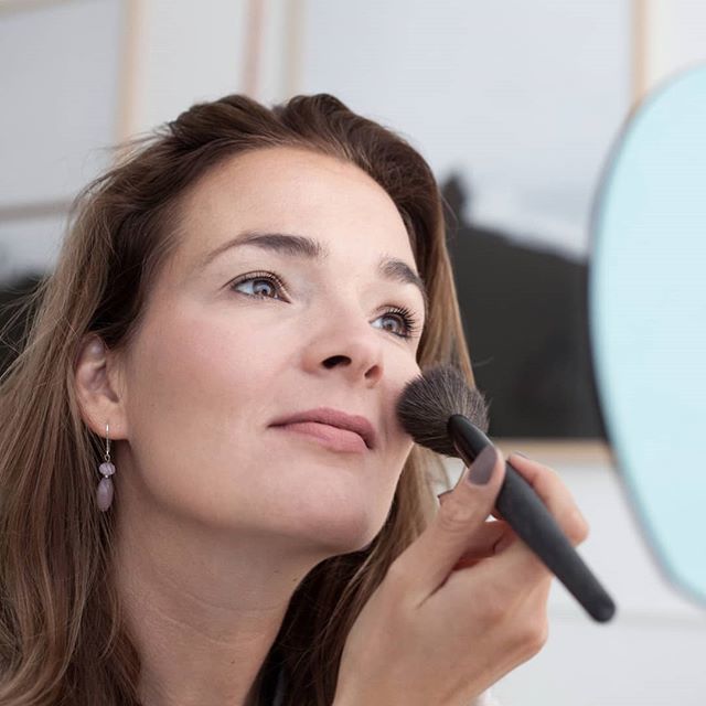 Blogbymar's tweet image. Wake up and make-up 💋
》
Ik mag eindelijk iets heel leuks bekendmaken! Misschien heb je het al op mijn Insta story voorbij zien komen? De komende 9 maanden ga ik voor @maxfactornl diverse producten uittesten. En mijn ervaringen met jullie delen natuurlijk. Hoe gaaf is dat?! I…