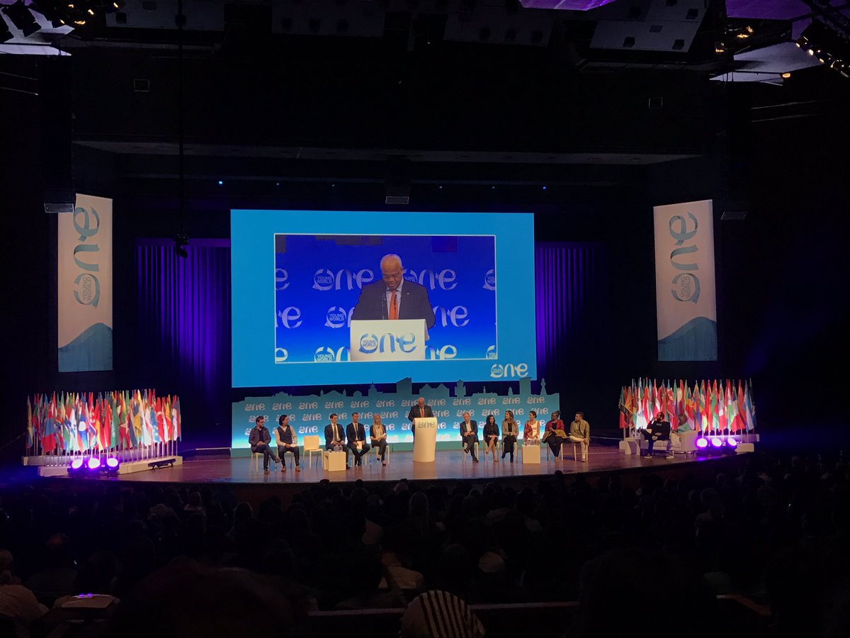 Yes! "Empower mass access to education"! Thank you <a href="/LordHastings/">Lord Dr Michael Hastings CBE</a> for your inspiring talk #feelingmotivated