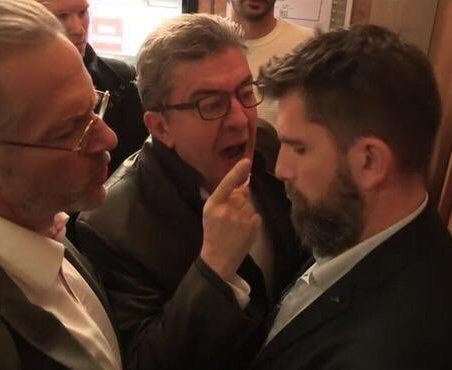 ASMKast's tweet photo. IL Y AVAIT HORS JEU SUR L’ESSAI DE SAMO EN 2007 ET FAUTE SUR FOFANA AVANT L’ESSAI D’ARMITAGE EN 2013 ! 

IL NOUS MANQUE DEUX TITRES TU M’ENTENDS ? DEUX TITRE ! https://t.co/H7hRZ9SVj3