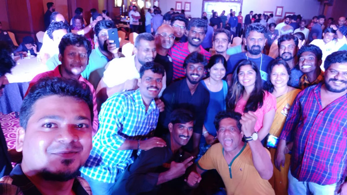 meenakshinews's tweet photo. Our MakkalSelvan #VijaySethupathi with Director @Premkumar1710 & Producer #Nandagopal & Distributer #LalithKumar from
#96SuccessParty
#96TheMovie
@VijaySethuOffl @trishtrashers @govind_vasantha @Chinmayi @MadrasEnterpriz @7screenstudio @thinkmusicindia @proyuvraaj https://t.co/JAM7Z3pXAQ