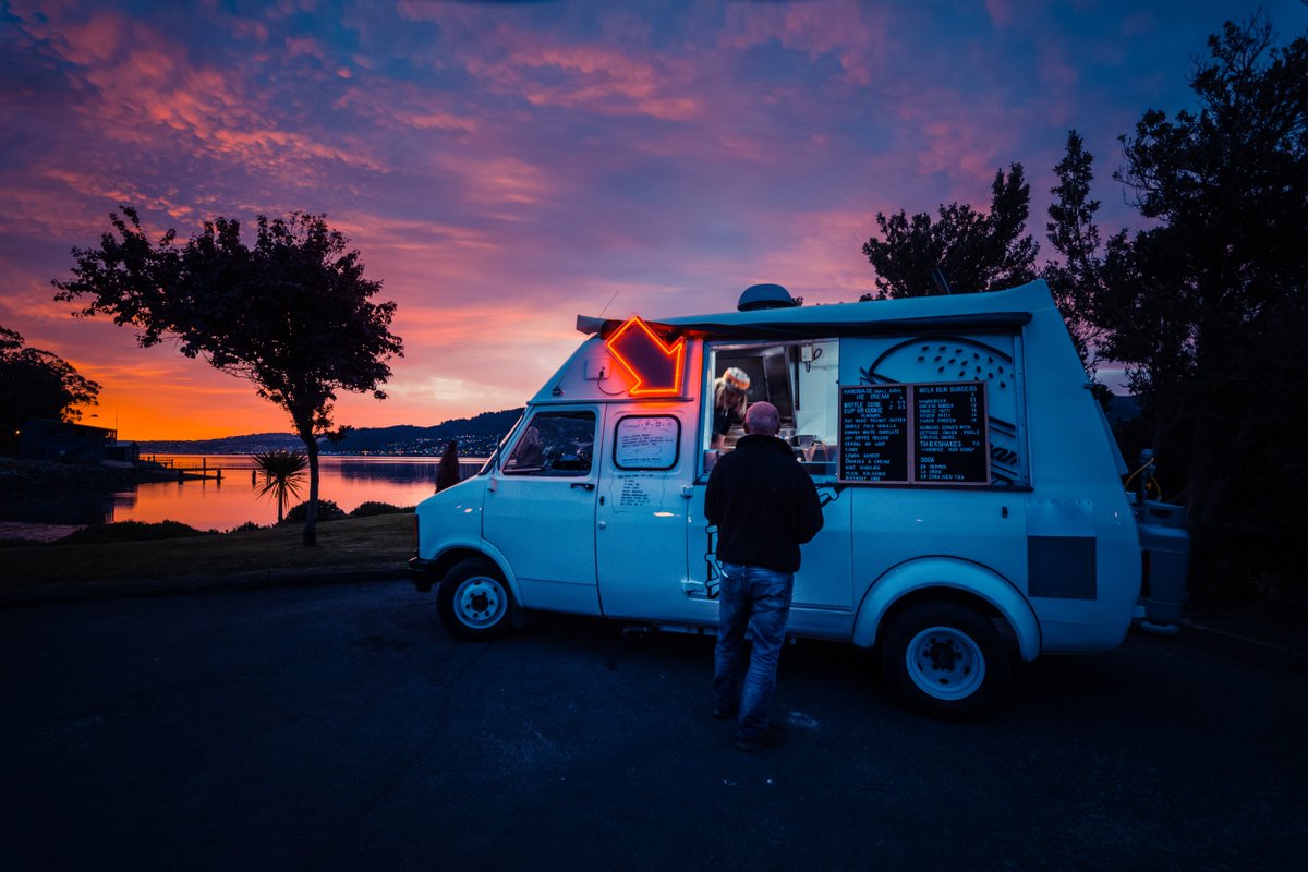 five15design's tweet photo. Back in #MacBay on @otagopeninsula @Lovedunedin in 3 weeks time, do yourself a favour & book this in #OtagoPeninsula.
Not dark here till after 9pm, GREAT food Citizen's & @OliveTabor Patti's & Cream, beach - you can't go wrong.
Tonight was a treat, thanks Olive. https://t.co/UYUUsvkbWE