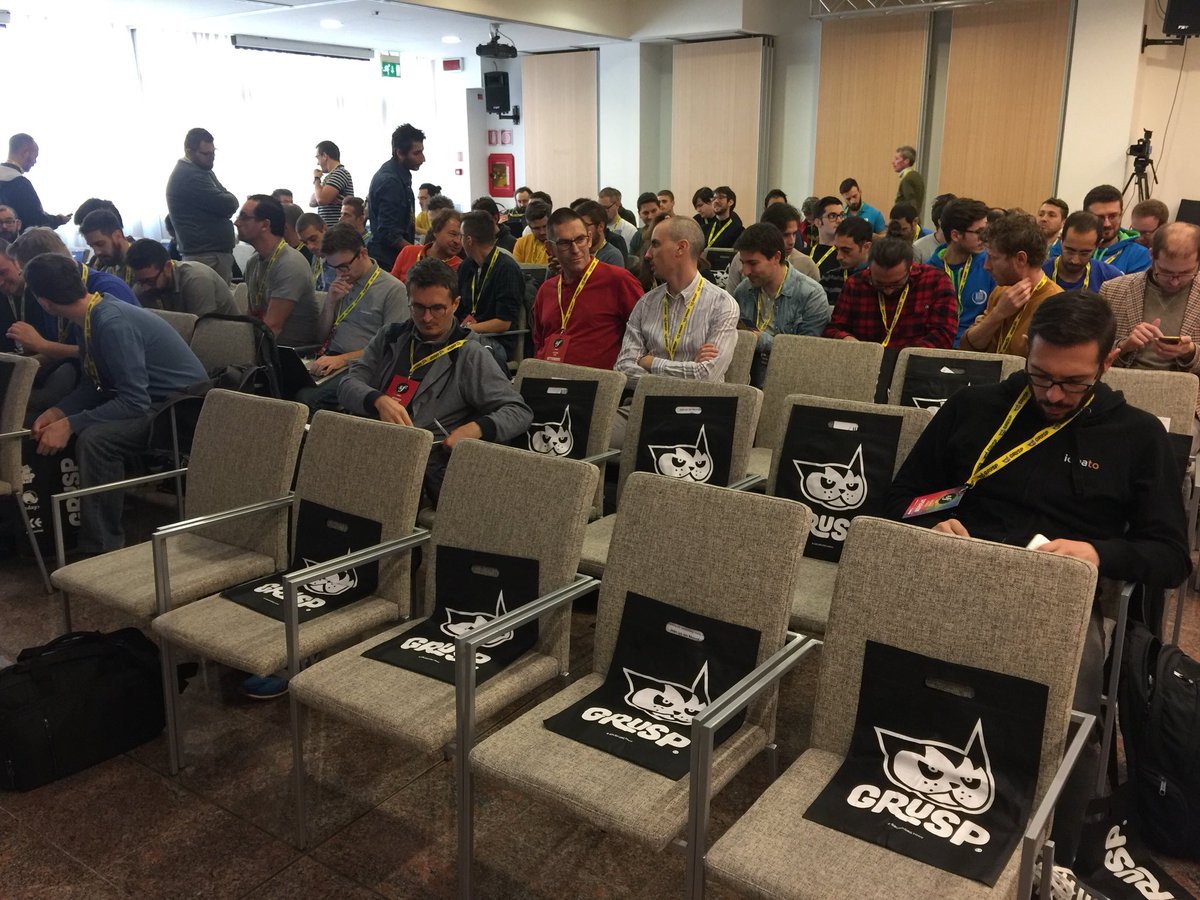 sfdayit's tweet image. ci siamo quasi #symfonyday
