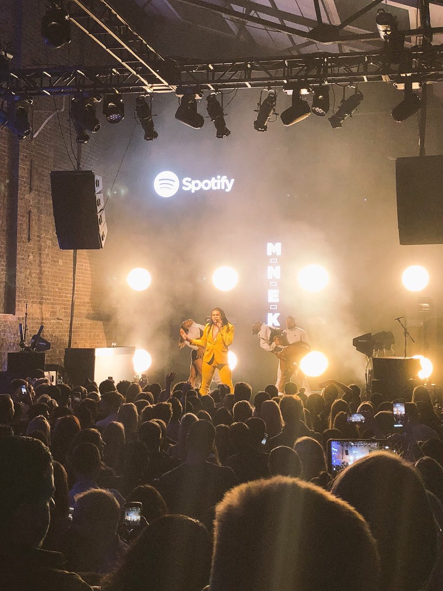 emmahopkins's tweet photo. The best best BEST night 💚 #SpotifyMCT #LoveAds https://t.co/1gAACz6PMe