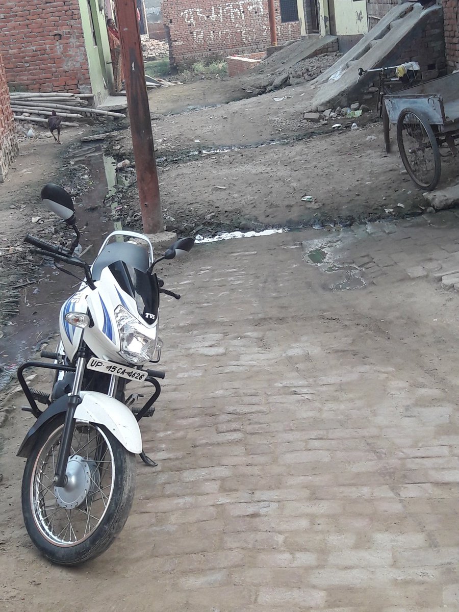 GudAkki's tweet photo. @DmMeerut @myogiadityanath @CMOfficeUP @UPGovt @SidharthNSingh Eze safaj krai h jnab apne kanker khera sadhu nagar gali no5 thak gya hu nigam jake parsado k paas jake na media pouchta na koe https://t.co/5Hfie3t5Yy