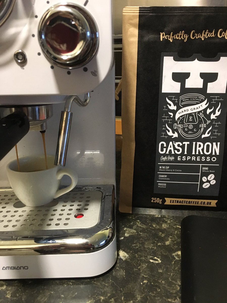 Omg..... <a href="/extractcoffee/">Extract Coffee</a> I feel that I need to stay at home today.....Its totally lovely this stuff 😍 should of got a T-shirt yesterday 😢 #CoffeeAddict I can’t have a third can I......😳