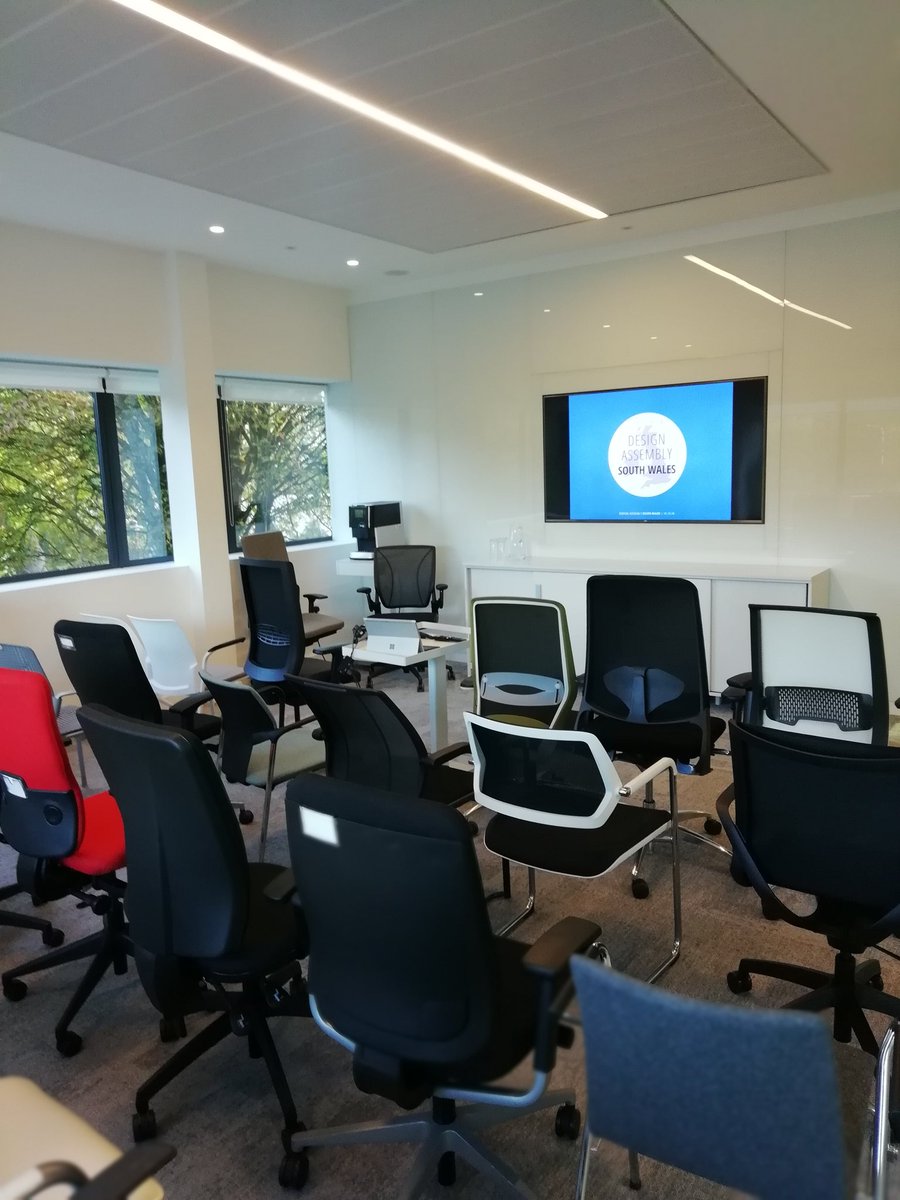 Paramount_db's tweet photo. All set up and ready for our first presentation... 
#DesignAssemblySW #TheConnectedWorkplace https://t.co/V9PLbF5cqG