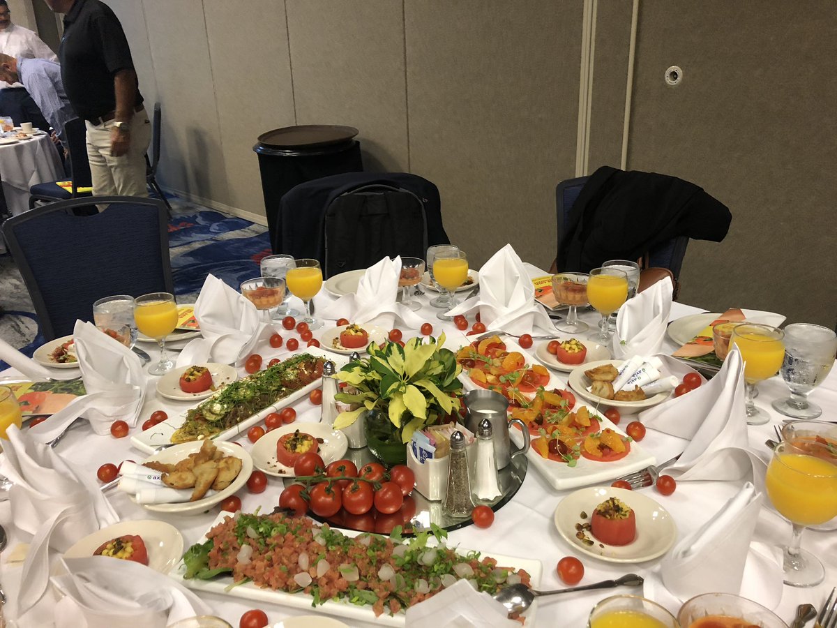 Een hoofdrol voor de #tomaat in een superontbijt gemaakt door <a href="/HermandenbIijk/">Herman den Blijker</a> op uitnodiging van <a href="/AxiaSeeds/">Axia Vegetable Seeds</a>. Voortreffelijk en superlekker #compliment voor het initiatief!