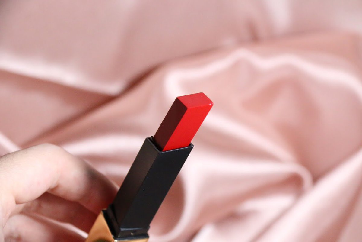 lowripebeauty's tweet photo. YSL rouge pur couture the slim matte lipstick🎠🌹
— 21 Rouge Paradoxe
ลิปสติกรุ่นใหม่ล่าสุดของYSL เนื้อลิปนุ่ม ให้ฟินิชแมทแต่ไม่ทำให้ปากแห้งระหว่างวัน ที่โดดเด่นเลยคือเม็ดสีแน่น สีชัดมากๆ ด้านความติดทนอยู่ในระดับดีมากเช่นกัน ตัวนี้จะทิ้งstainบนปากที่ชัดเจนและติดทนบนปากทั้งวัน (1) https://t.co/DXBKDBFjhr