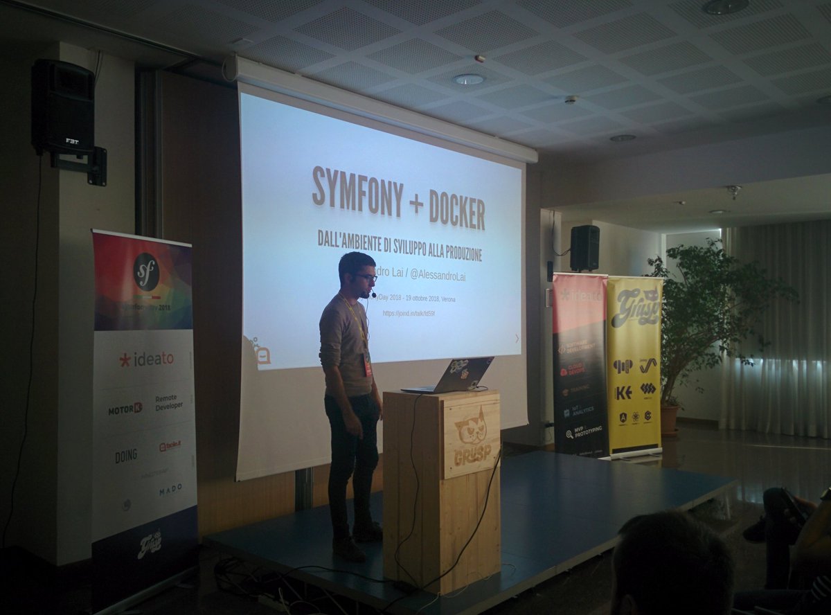 dlondero's tweet image. Starting the afternoon with @AlessandroLai and his talk "Symfony + Docker, dall'ambiente di sviluppo alla produzione" at #symfonydayit