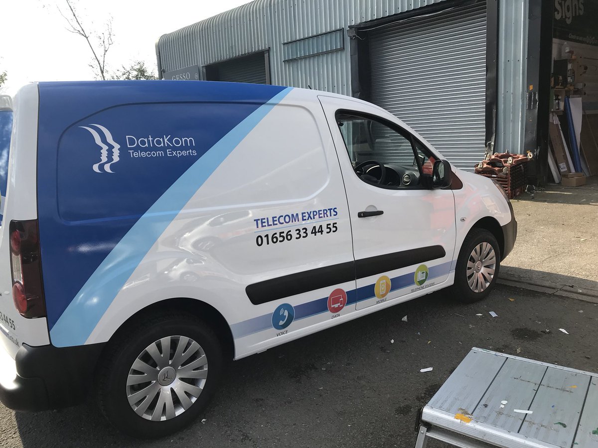 A part vehicle wrap and sign writing done on a Citroen Berlingo for our loyal customer <a href="/DataKom/">SCG Wales</a> 👍🏼💚#hexis #signwriting #vehiclewrap