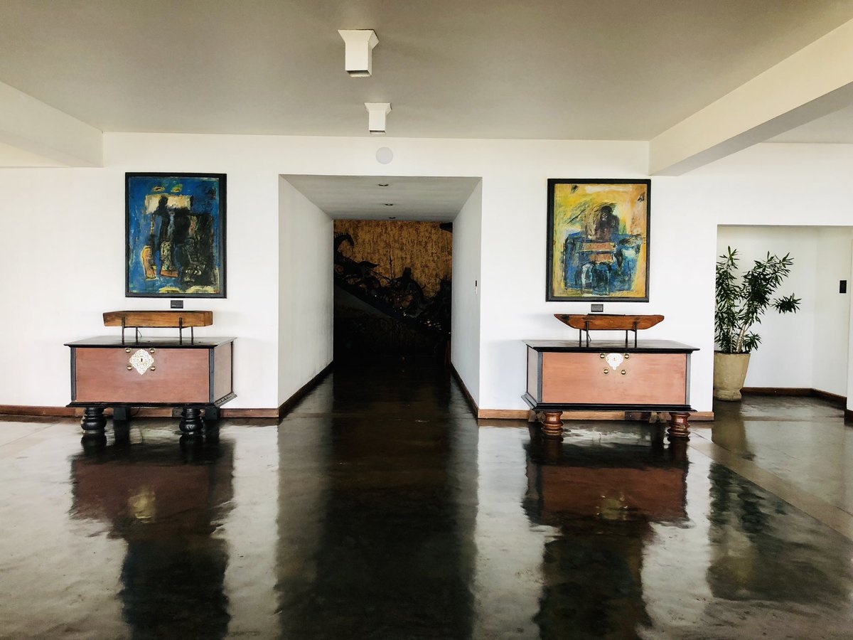 priyagupta999's tweet photo. The #JetwingLighthouse Hotel at #Galle touching the Indian Ocean is stunning. One of the only hotels designed by the father of ‘Tropical Modernism’ architect #GeoffreyBawa!!! #Holiday #Beautiful #SriLanka https://t.co/EQ7BdFE2Fy