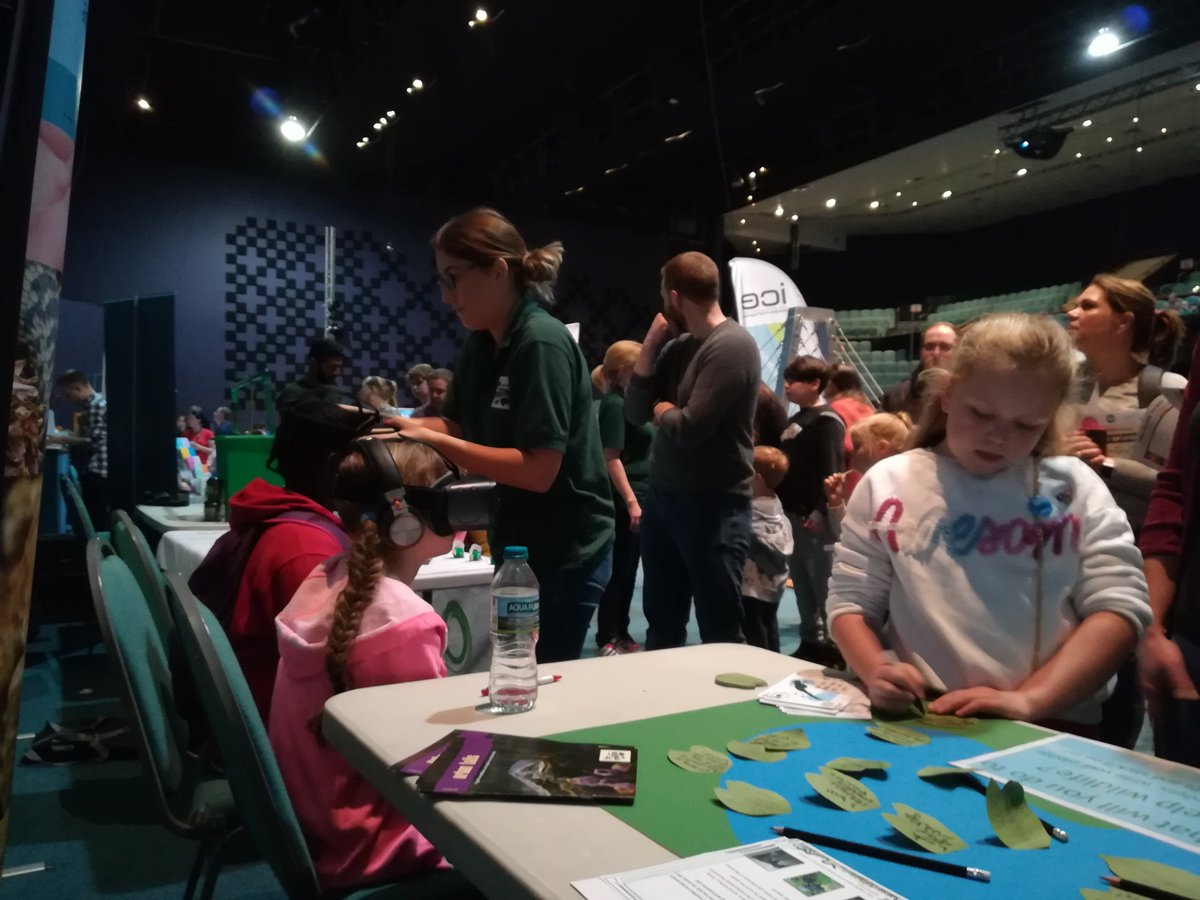 froglifers's tweet photo. We had a brilliant time last Saturday at @PboroSTEMFest with hundreds of visitors enjoying our VR experience and completing our reptiles and amphibians quiz. #psf18 #learning #STEM https://t.co/P5GFcRmDdB
