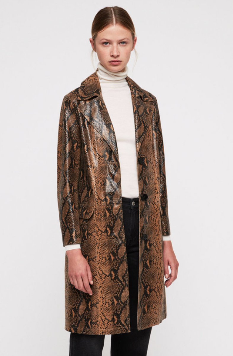 YorkdaleStyle's tweet image. Psst, what’s the secret to effortless fall style? Say oui to French girl chic in a @chloefashion  mini shirtdress splashed with geometric prints 😍🌟Discover more boho-inspired pieces on the blog loom.ly/GSug3Os
#yorkdalestyle #FW2018 #falltrends #chloe