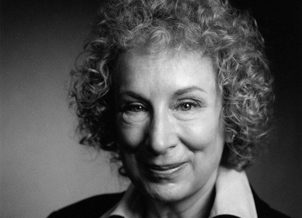 "Somos mucho más hábiles para fabricar distopías, que para buscar utopías. Porque somos más hábiles para crear el infierno que para inventar el cielo".

Margaret Atwood