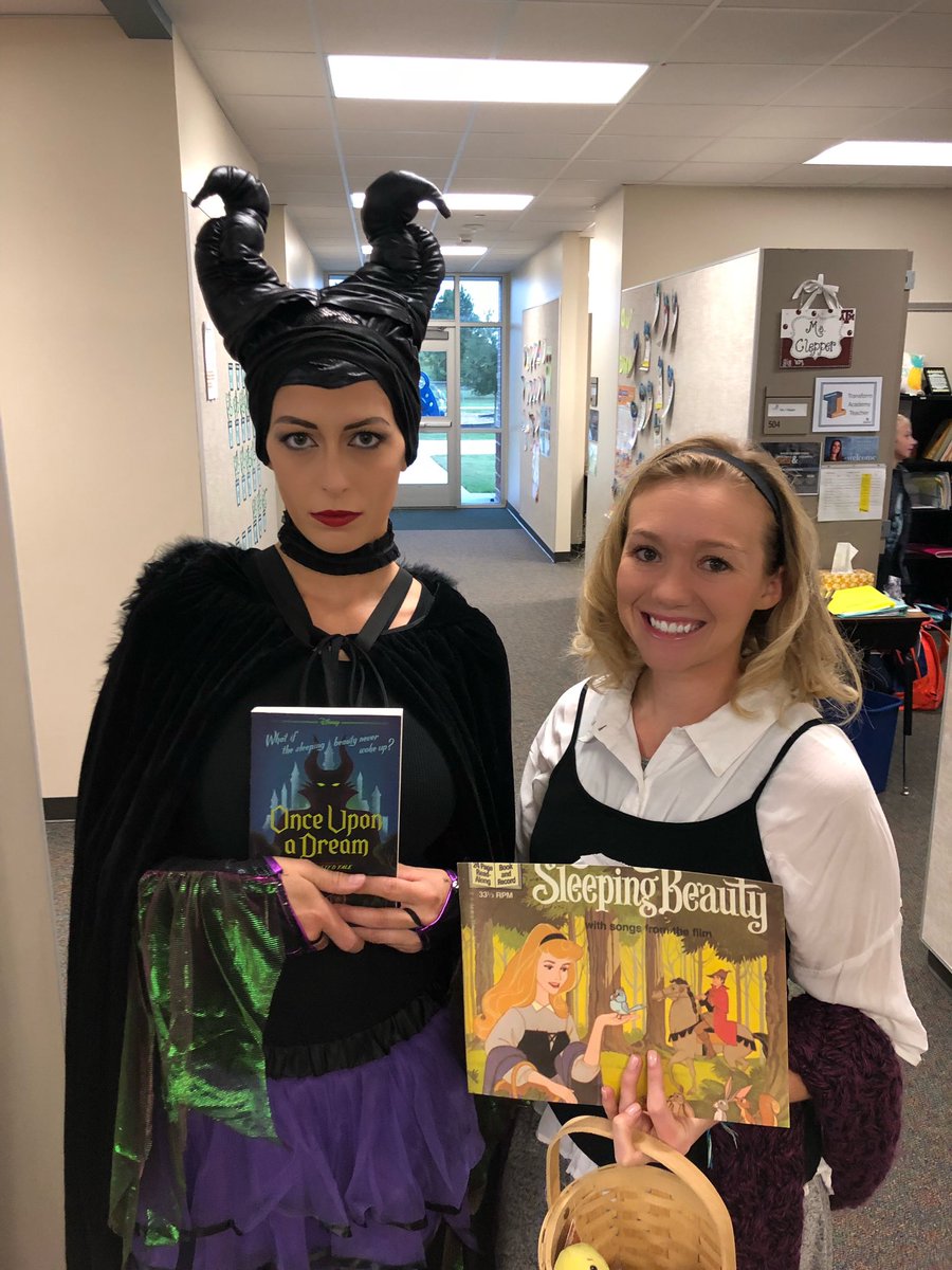 McNizzleMath's tweet photo. Book character parade day! #maleficentandAurora @BernshausenKISD @KleinISD #MomentsinKlein https://t.co/LrU8WPJxJb