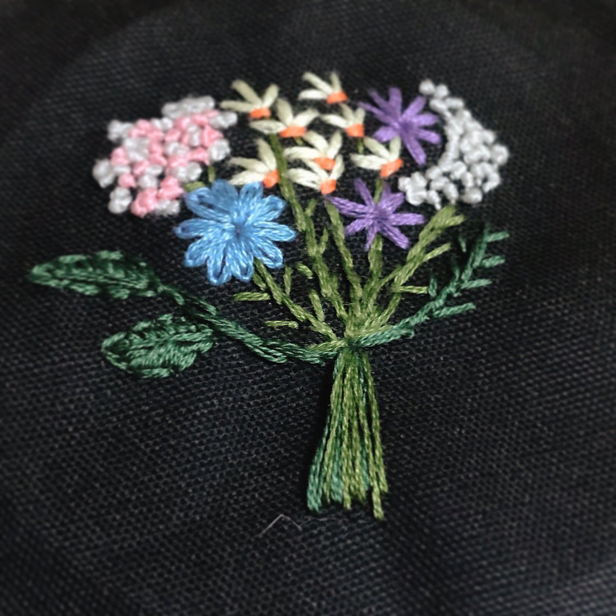 Tipenso No Twitter 花束刺繍 コツをつかみはじめました でも 次の出展に向けてやること山積み 手芸 ハンドメイド 刺繍 花束 お花