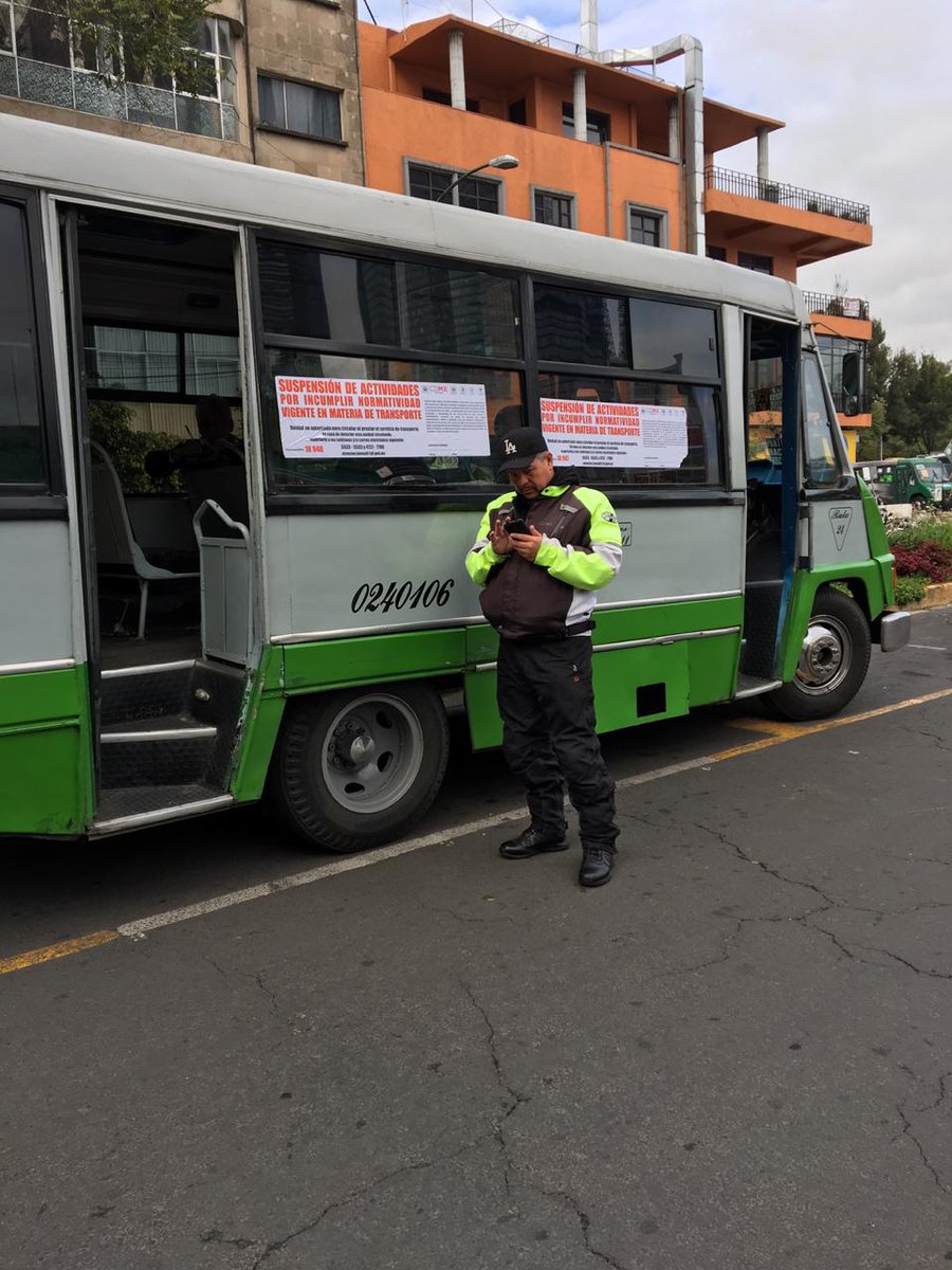 LaSEMOVI's tweet photo. #SemoviInforma que se realizaron 2  remisiones, 22 suspensiones y 25 infracciones por diversas faltas al Reglamento de Tránsito; durante el Operativo #BlindajeCDMX del 18 de octubre https://t.co/DXOqpIz7WQ