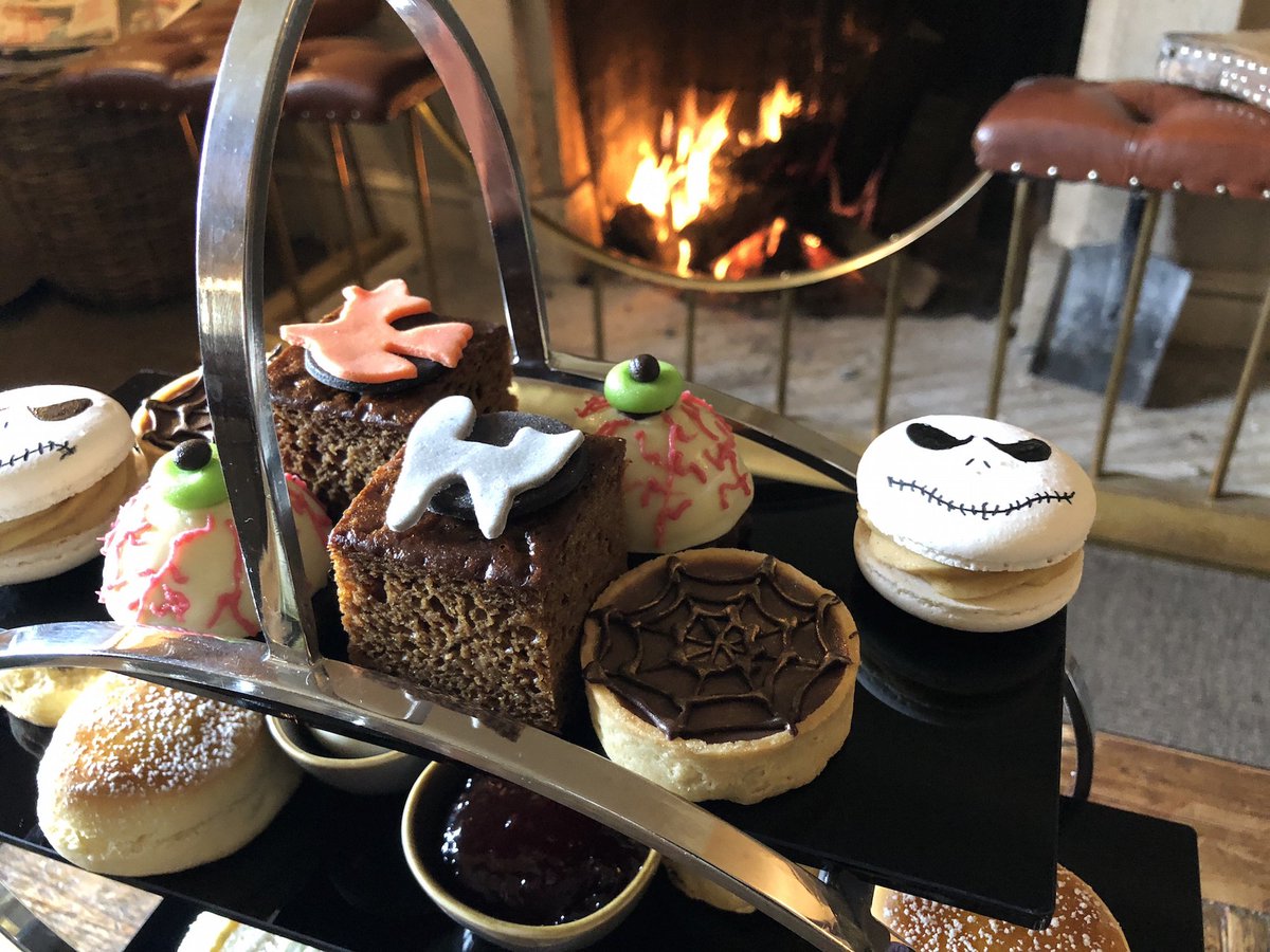 Calcot_and_Spa's tweet photo. Boo! Be afraid, be very afraid! 👻Join us for #Halloween #AfternoonTea 27th-31st October - £20 per person for full afternoon tea (2 shown).
Traditional also available 🎃https://t.co/5tBlSJw69A
Availability 👉🏼https://t.co/Pheo5FdKVK
#CalcotBakery #Cotswolds #hotel https://t.co/0UCxcO4B6J