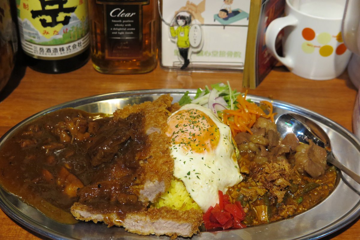 ŧŧƫ゙ 今日のカレー カツカレーのジャイアン えったんこ飯 静岡にあるアダルトショップの看板が目印の店 選べるメニューは 今日のカレー のみの潔さ 出てきたカレーはフルーティーなソースに肉肉肉と具だくさん カツも美味いし大満足 店の人も面白いし