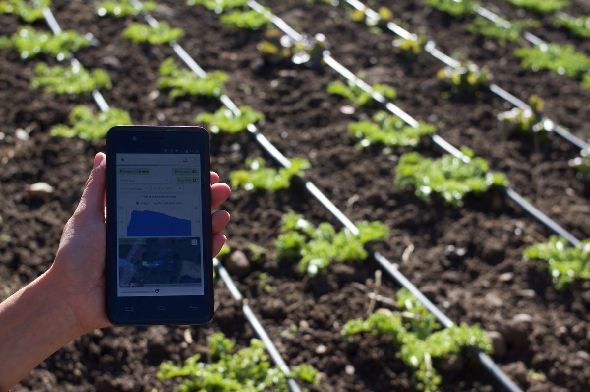 empresasjcyl's tweet photo. .@HiloVerdeInnova y su sistema de riego inteligente automático🌱💧 ganan el #PremioAletic al Mejor Proyecto innovador de empresa #TIC. ¡Participó en nuestra #Aceleradora #ADE2020! ¡Enhorabuena! @AleticLeon https://t.co/sK9Q0o5wUR