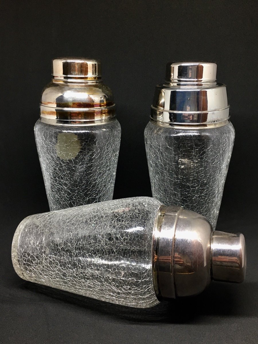 BcnVintage17's tweet photo. Coctelera de vidrio craquelado y tapa en plata #vintage #bartender #bar #cocktails #vintagecollection #raval #shaker #vintageshakers #vintageshop #glassandsilver #craquelado #glasscracked #glasscrackle https://t.co/KLgJdZ0bpr