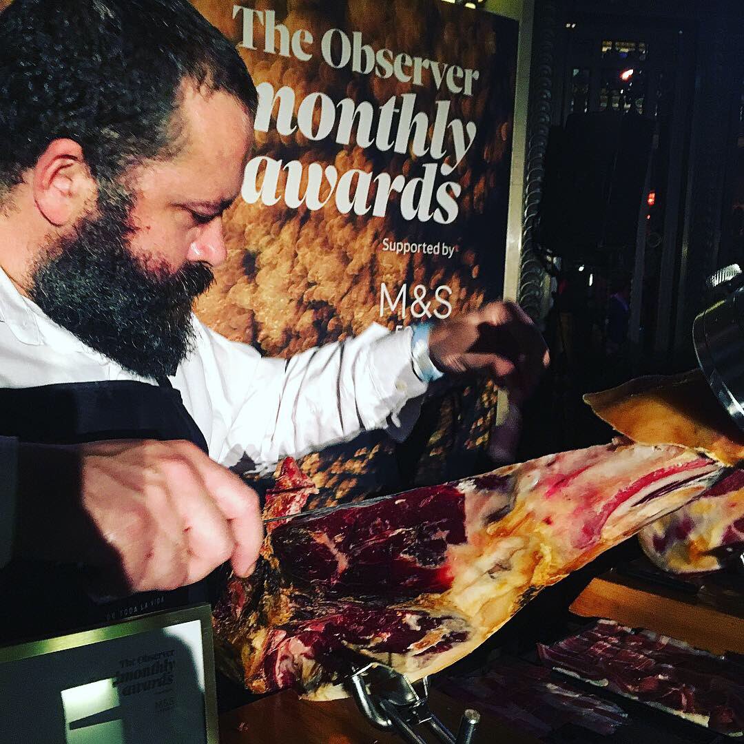 CuffComms's tweet photo. Another brilliant #ofmawards2018 -huge thank you @allanjenkins21,Gareth and @obsfood who clearly worked immensely hard to pull it off! Expertly presented by @jayrayner1 & @Nigella_Lawson as ever & well done to winners @cheftombrown @chrismcclurg #simonhopkinson among many others https://t.co/t6BcBsseCR