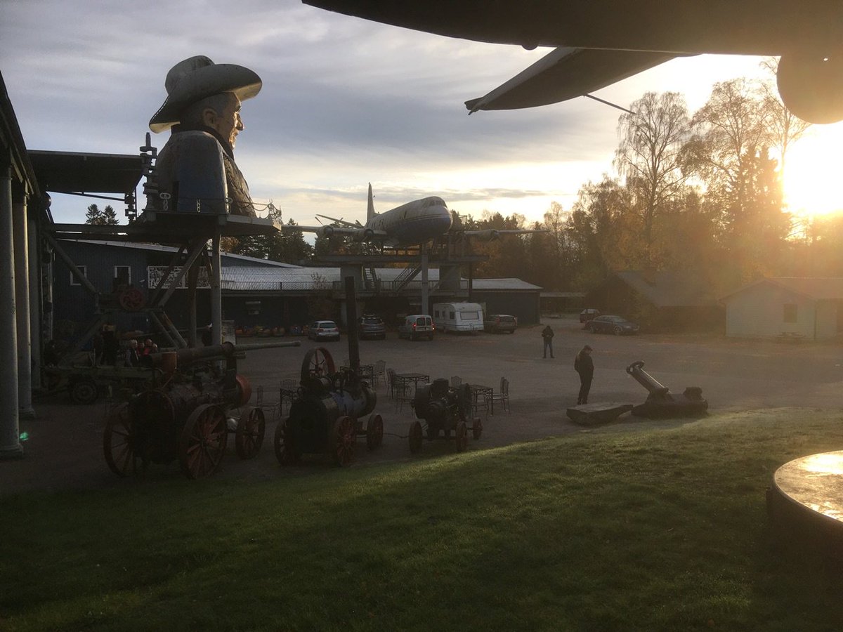 PackBud's tweet image. Just nu på High Chaparral. Vi hjälper till med transporterna av objekten som säljs på auktionen den 19-21 okt. Yihaaa! #auktion #auctions #logistik #transport #frakt #swgreen #ruttoptimering #startups #mincmalmo #packbud #highchaparral #hav #helsingborgsauktionsverk