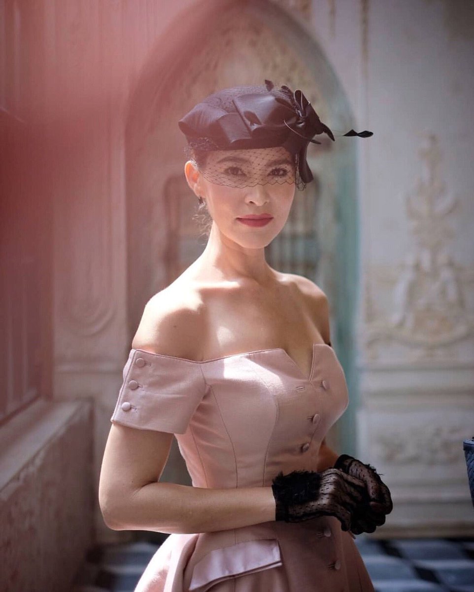 thirawsky's tweet photo. สวยเกินมนุษย์มนามากแม่ อมกกกกกกก https://t.co/eqmSrkBHRd