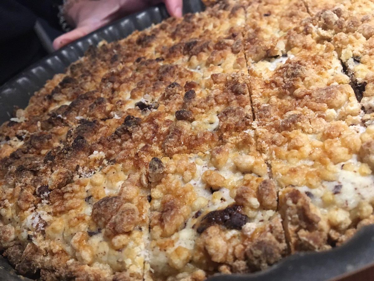 espacioerranTe's tweet photo. Es viernes!!!! Es #FridayCake en nuestro espacio de #coworking! Gracias a nuestra #coworker Claudia por endulzarnos la mañana!!! #soyerranTe https://t.co/4AzzfRdbIY