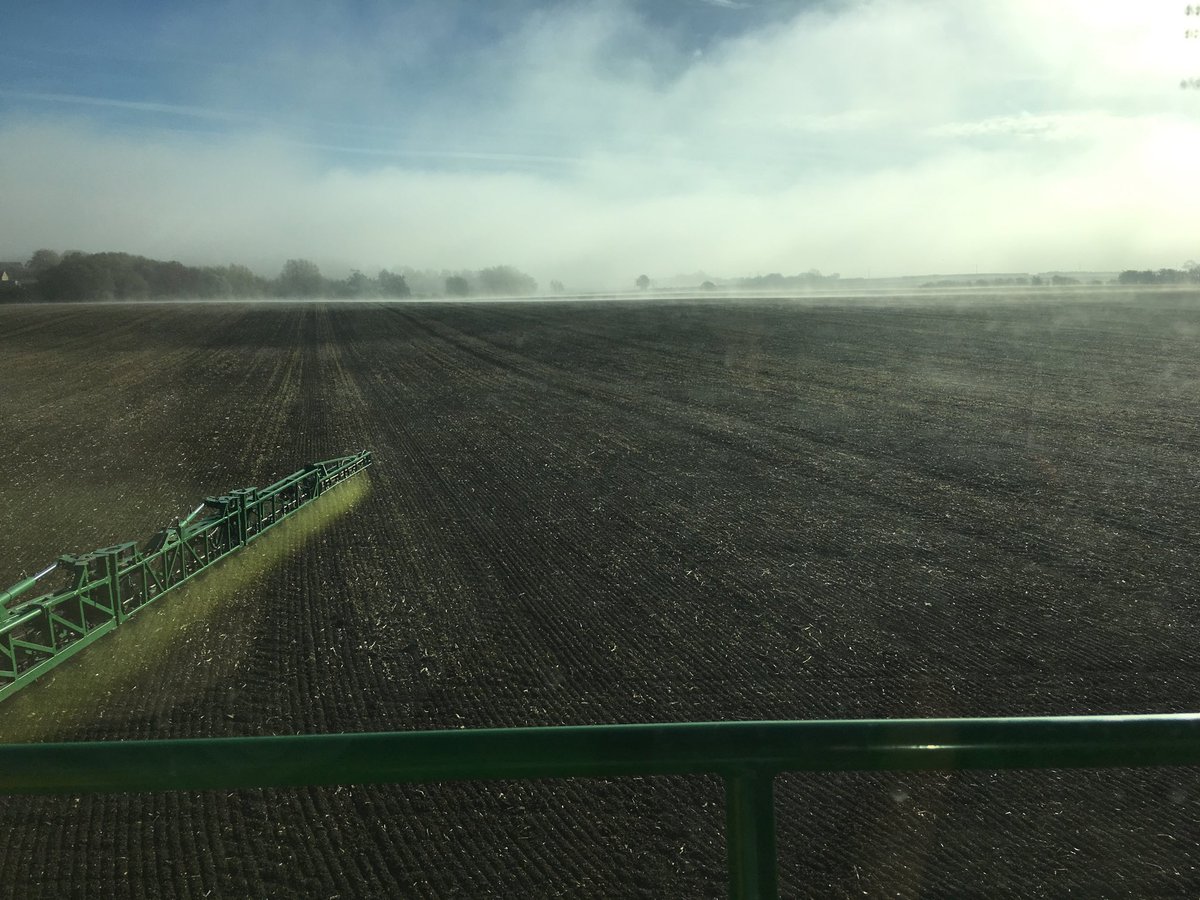 Tim_Clifton3's tweet photo. Beautiful morning for Pre-em on ⁦@KWSUKLtd⁩ Siskin traveling well after 48mm of rain last weekend. #ControlTrafficFarming  ⁦@SentryLtd⁩ ⁦@AgrovistaUK⁩ https://t.co/SIELUvA5k5