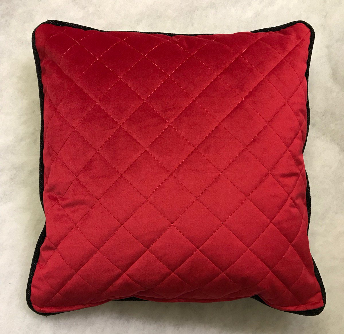 mattrowlandsuk's tweet photo. New Cushions coming soon #printedcushions #cushions #pillows #floorcushions # leopardprint #printedfabric #diamondquilted #luxury #homeware #softfurnishings #interiors #uk #madetoorder https://t.co/dwR8rgOXSB