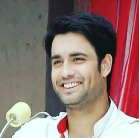 sarbari643's tweet photo. @ColorsTV @VivianDsena01 Smiles that can stole hearts and can kill the millions silently 😊😊😊 https://t.co/c3IMQPgfke