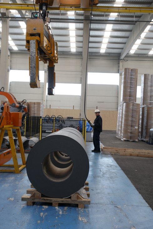 Finalmente la empresa "Asturiana de Laminados" se instalará en Zamora pagando 3 veces menos por el precio del suelo que le pedia HUNOSA. Así que los más de 100 empleos y 60 millones € de inversión ya tienen destino fuera de #Asturias.