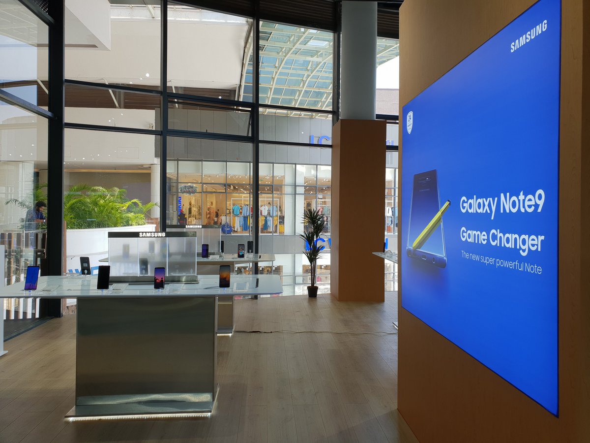 SamsungMobileKE's tweet photo. Don’t walk by! Just walk in, even if it’s just to say that you’ve been to the biggest Samsung store in Africa. #LargestStoreInAfrica https://t.co/wnV6jFOTii