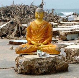 Ini pula gambar-gambar gereja, dan monumen agama lain yang tidak runtuh ketika berlakunya bencana.