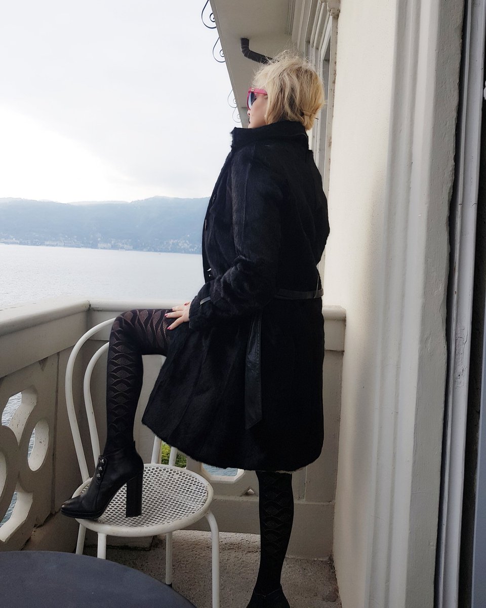 MaricaLongini's tweet photo. Buongiorno...😘😘😘 https://t.co/LzNwHrhDXG