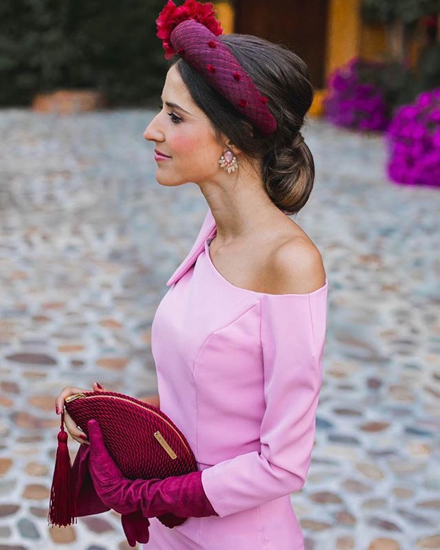 Hoy el rosa significa más que ningún día, aunque la realidad sea que debería también serlo el resto del año. Quiero mandar todo mi cariño y apoyo a todas esas valientes que luchan cada día contra el #cancerdemama o de cualquier tipo. Pediros que sonriais… ift.tt/2S1jEMb