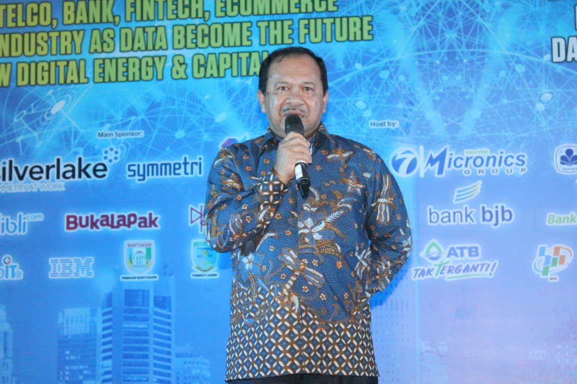 ditjen_inovasi's tweet image. &quot;Dirjen Penguatan Inovasi Raih Penghargaan di ajang DataGovAi 2018&quot;

Selengkapnya : bit.ly/2q26Fxe

#DataGovAi2018 #BigData2018 #inovasi #indonesia #kemristekdikti