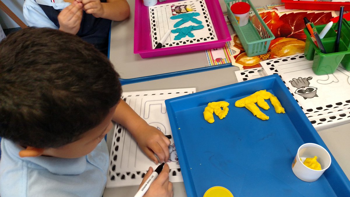 VFrench_Central's tweet photo. Nouns, sight words, Alphafriends-317 station fun never ends! #ASDCommittedtoExcellence #Kindergarten https://t.co/HzvhPWeDuF