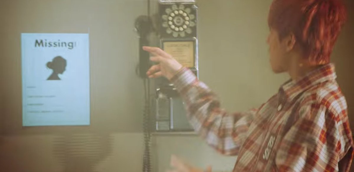 Lu_ucifer's tweet photo. The number 4 connecting to #Baekhyun and to a phone room when this number was also on #SheepRelift closed door and in #ElectricKiss. Plus Baekhyun gets a call in Horololo while looking for someone missing... #LAY03NAMANANA https://t.co/srn0uSm9r0