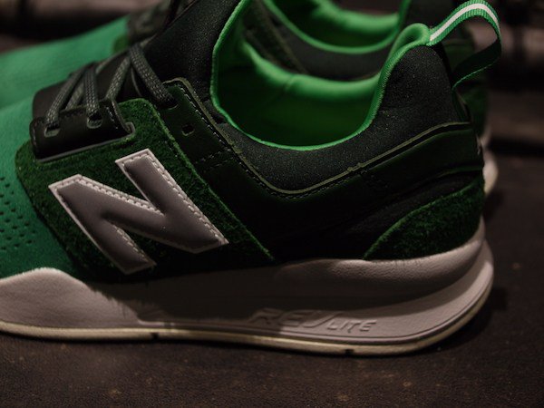snkrdunk_jp's tweet photo. 【10/20発売】
NEW BALANCE×mita sneakersのコラボからカエルを表現した「MS247 V2 “Bouncing frog”」が登場！
📱https://t.co/aFgz4Jshqf

#NEWBALANCE #mitasneakers #MS247 https://t.co/hiA9FVbr4f