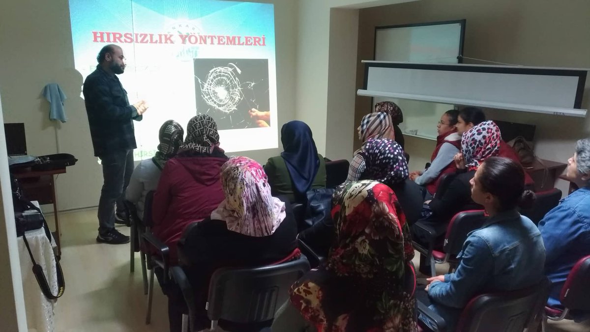 2011AYASLOKAL's tweet photo. ANKARA BÜYÜKŞEHİR BELEDİYESİ AYAŞ HANIMLAR LOKALİMİZDE "SOSYAL YAŞAMDA BİLİNÇLİYİM" PROGRAMI KAPSAMINDA ANKARA İL EMNİYET MÜDÜRLÜĞÜ TARAFINDAN " KADINA YÖNELİK ŞİDDET, HIRSIZLIK- KAPKAÇ VE SİBER SUÇLAR" KONULU SEMİNER VERİLMİŞTİR.KATILAN ÜYELERİMİZE TEŞEKKÜRLER..@emineko97923737 https://t.co/oNsSZRKC2S