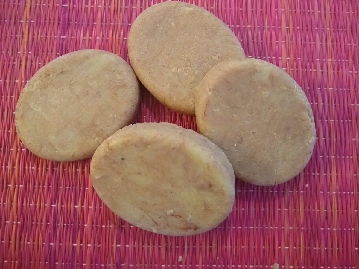 TinderBox2's tweet image. #Nijora #Handmade #HotProcessSoap #ColdPressedCoconutOil #EssentialOils of #Lavender and #Lemon and #NaturalColourants of #Spirulina #BrazilianYellowClay and #FrenchRedClay